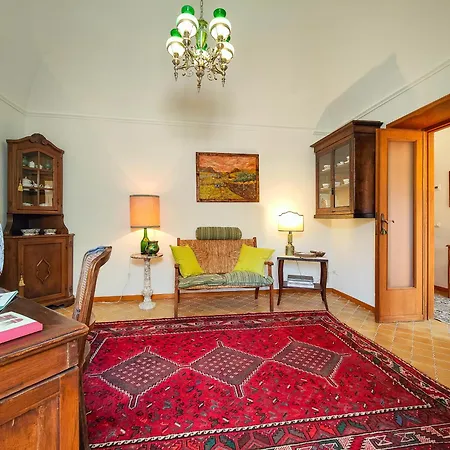 La Domus Di Marta Volterra