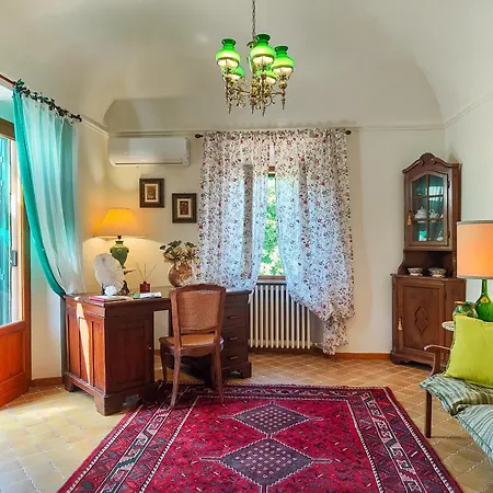 La Domus Di Marta Volterra